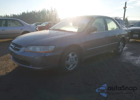 2000 Honda Accord 2.3 Ex z USA, uszkodzony, nr VIN 1HGCG5558YA153551